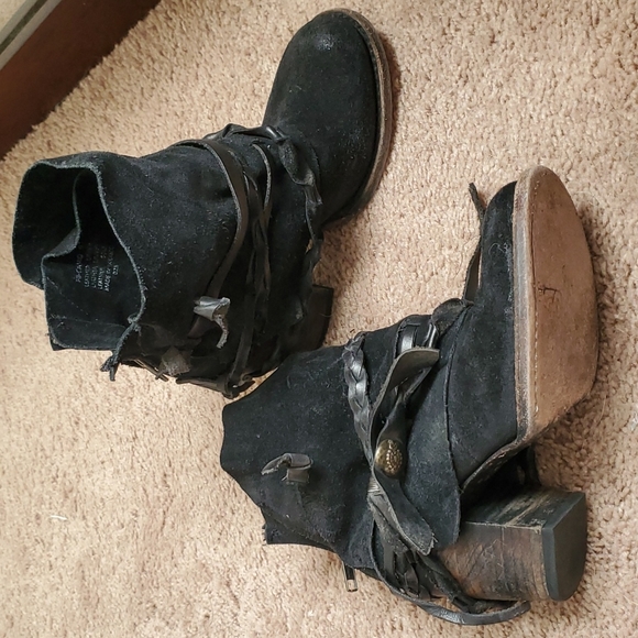 Freebird Cairo Booties in black suede - Picture 2 of 3